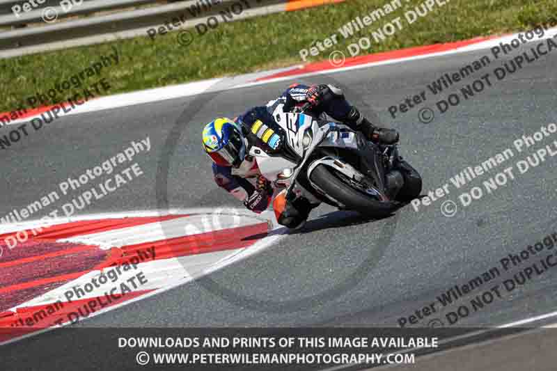 cadwell no limits trackday;cadwell park;cadwell park photographs;cadwell trackday photographs;enduro digital images;event digital images;eventdigitalimages;navarra;no limits trackdays;peter wileman photography;racing digital images;trackday digital images;trackday photos